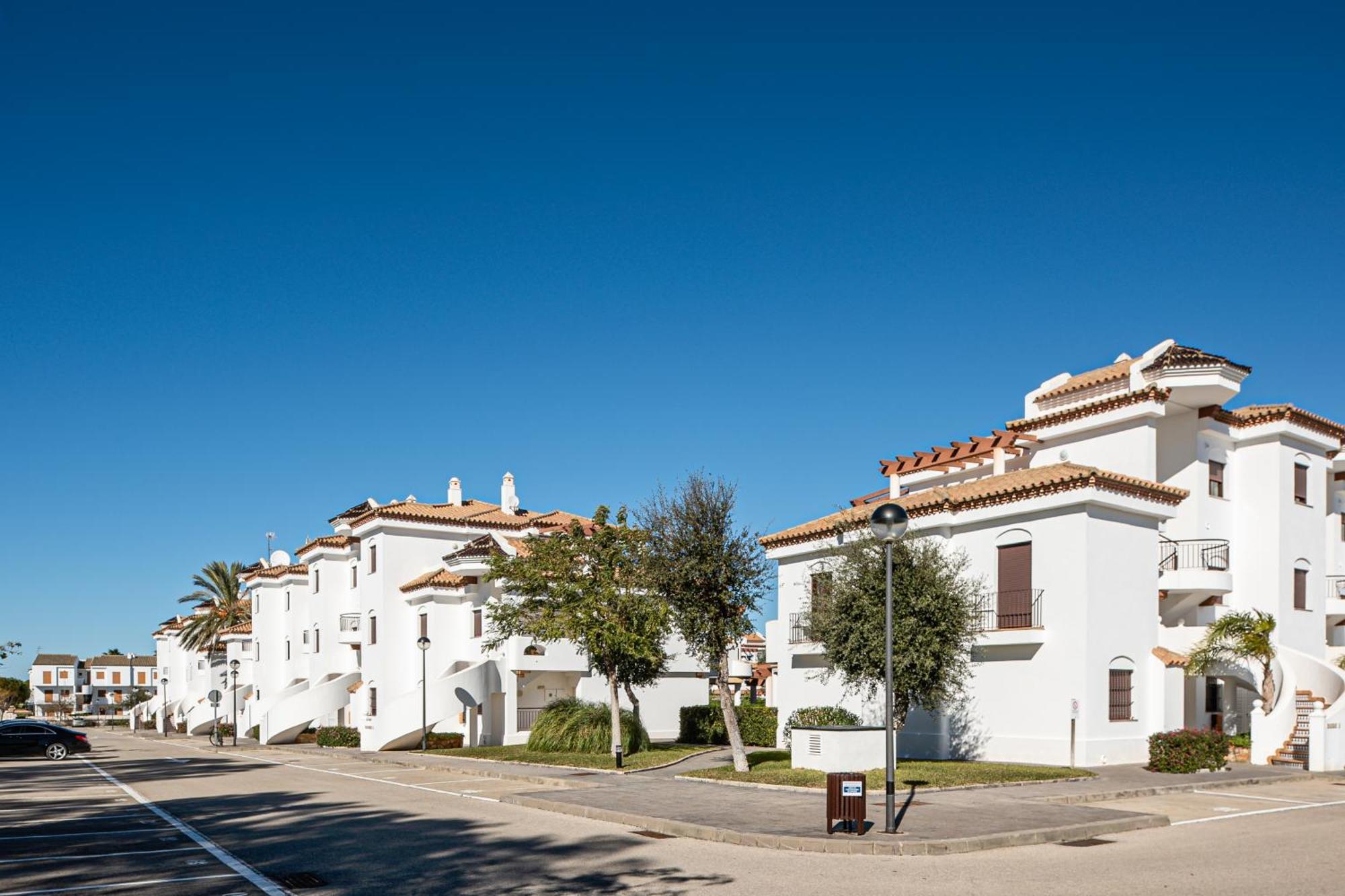 Apartamento Familiar Muy Soleado Cerca De La Playa Y Parking Incluido Chiclana de la Frontera Exterior photo