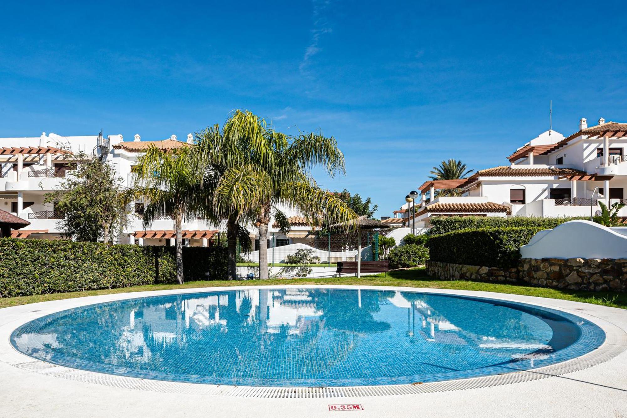 Apartamento Familiar Muy Soleado Cerca De La Playa Y Parking Incluido Chiclana de la Frontera Exterior photo