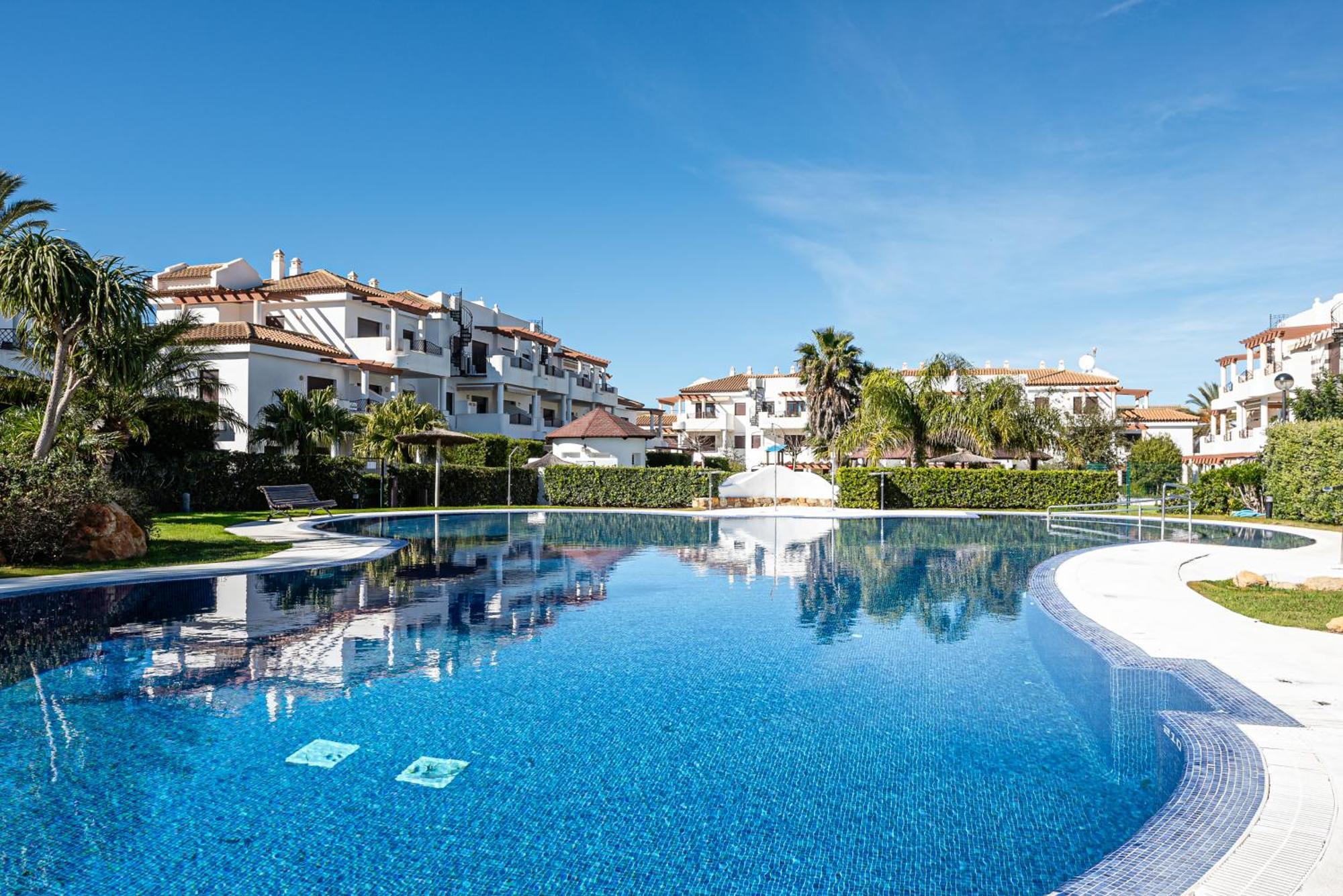 Apartamento Familiar Muy Soleado Cerca De La Playa Y Parking Incluido Chiclana de la Frontera Exterior photo